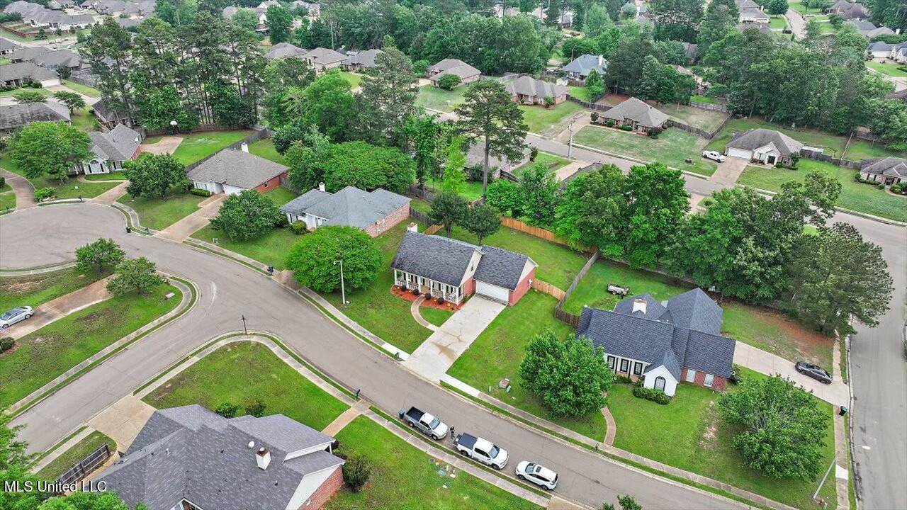 102 Parkview Lane, Brandon, MS 39047