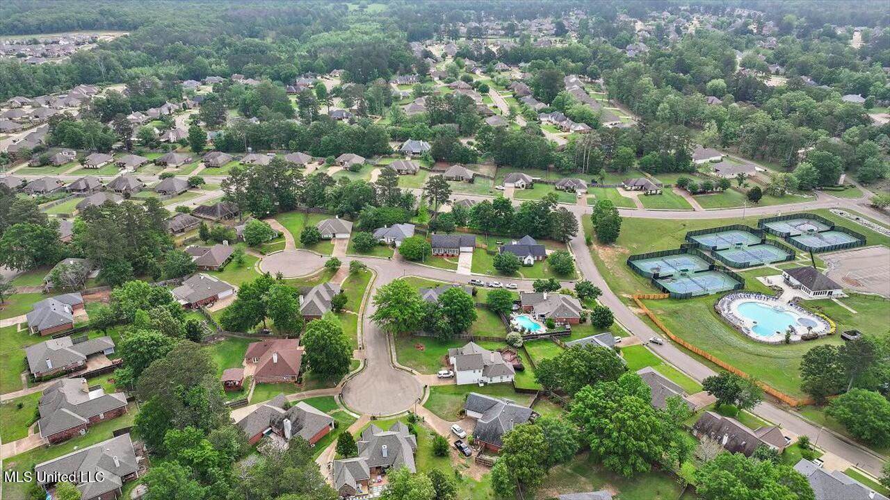 102 Parkview Lane, Brandon, MS 39047