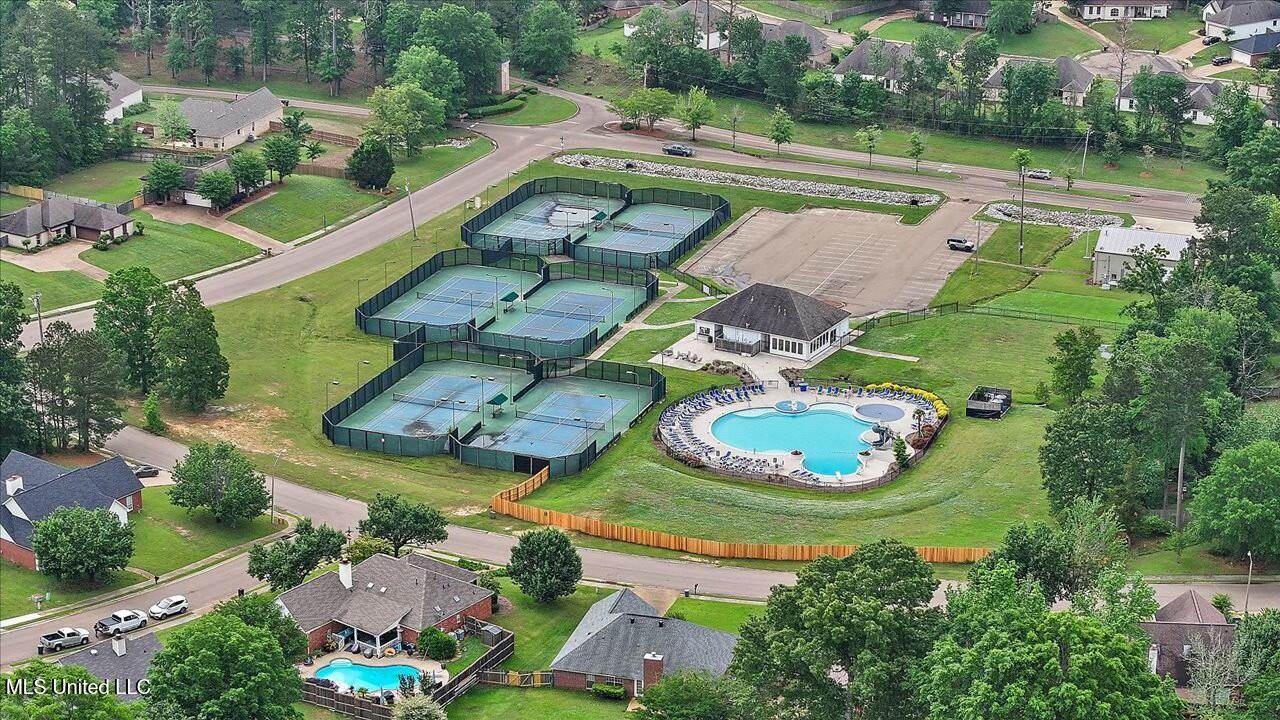 102 Parkview Lane, Brandon, MS 39047