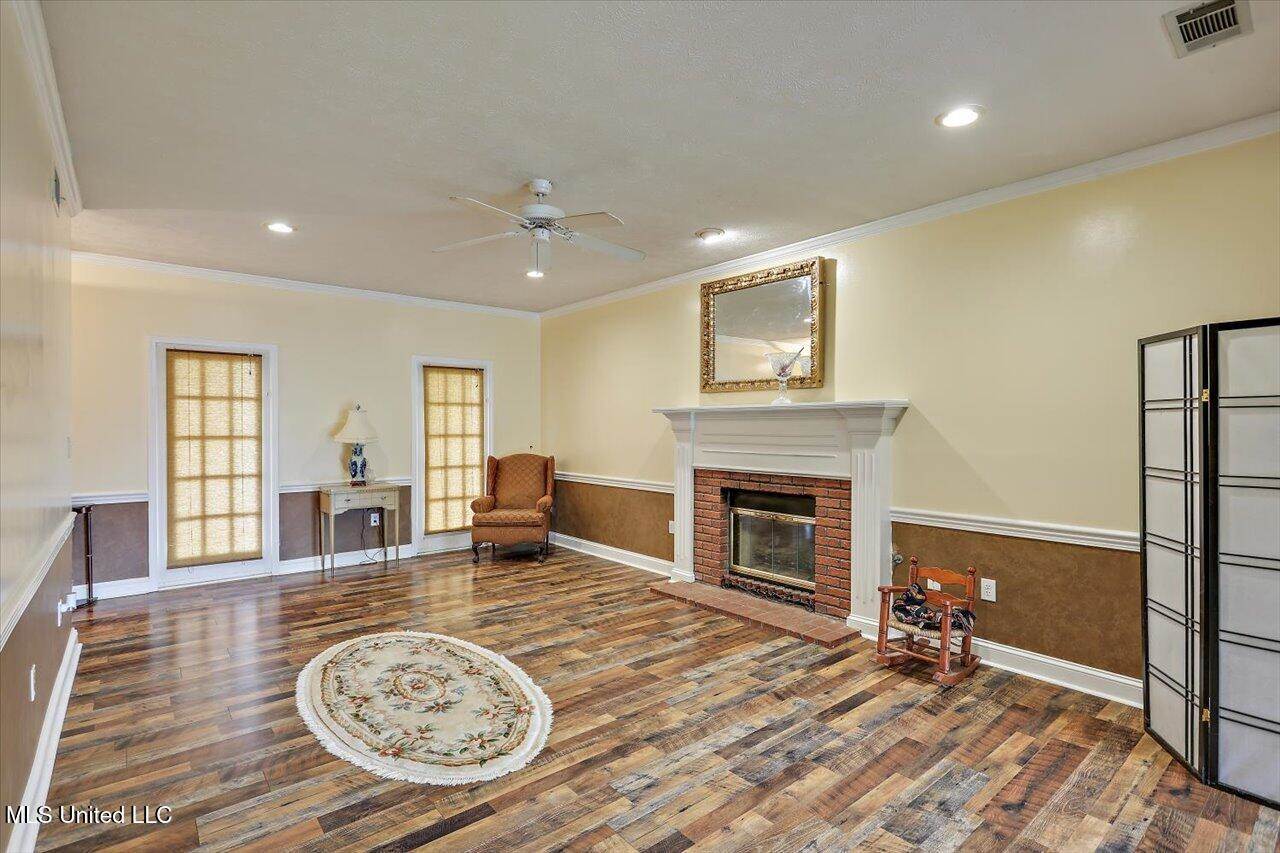 102 Parkview Lane, Brandon, MS 39047