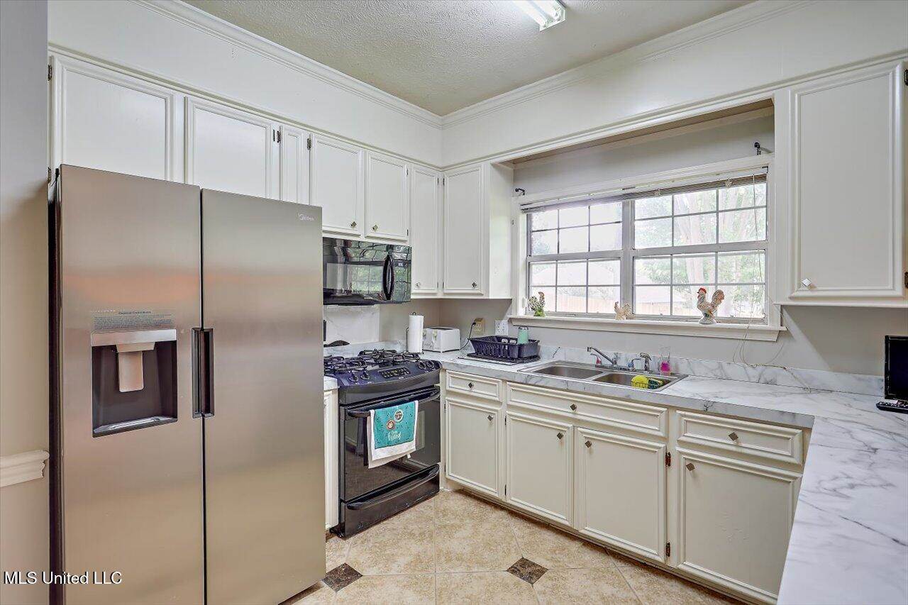 102 Parkview Lane, Brandon, MS 39047