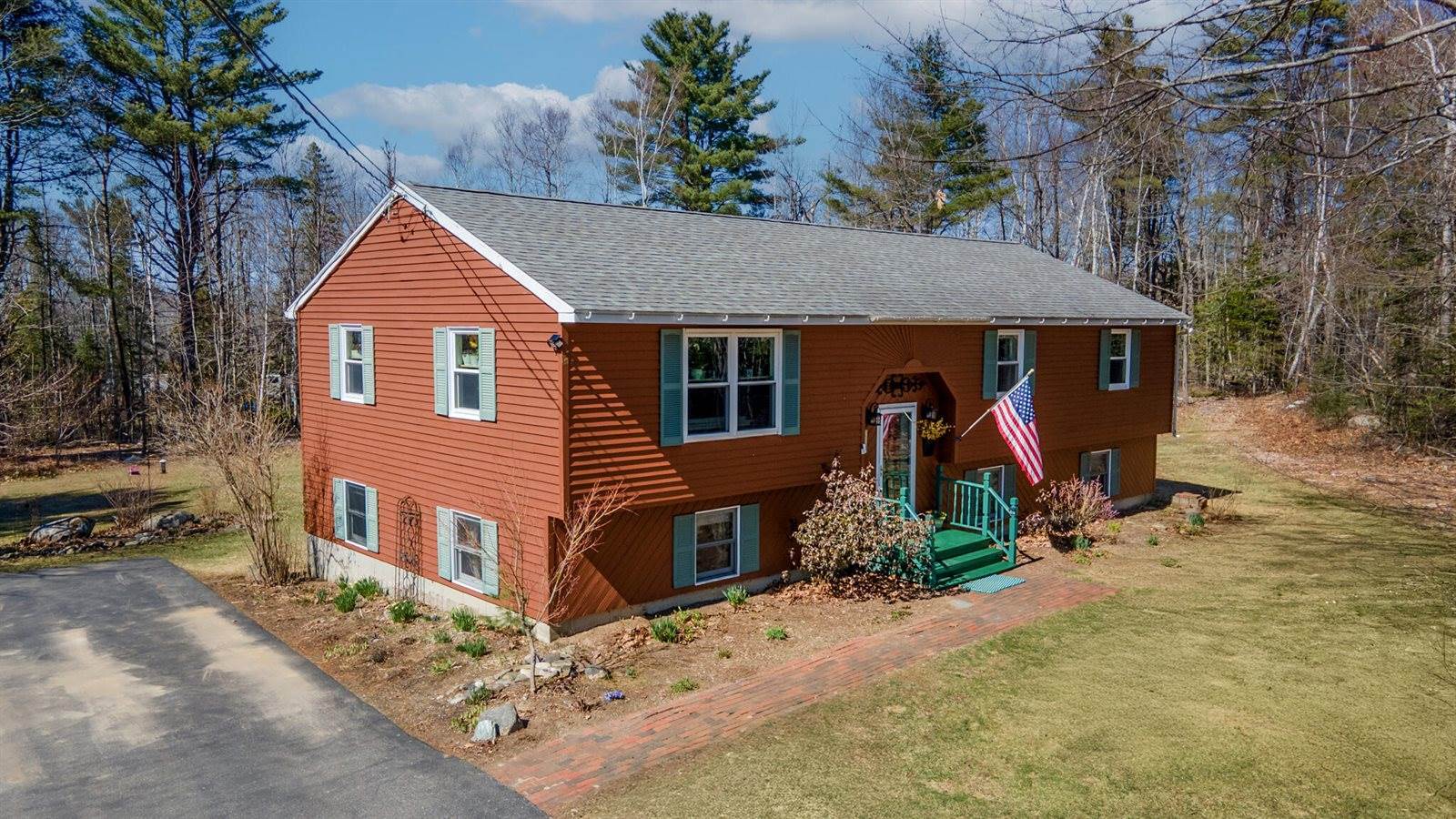 41 Leavitt Lane, Glenburn, ME 04401