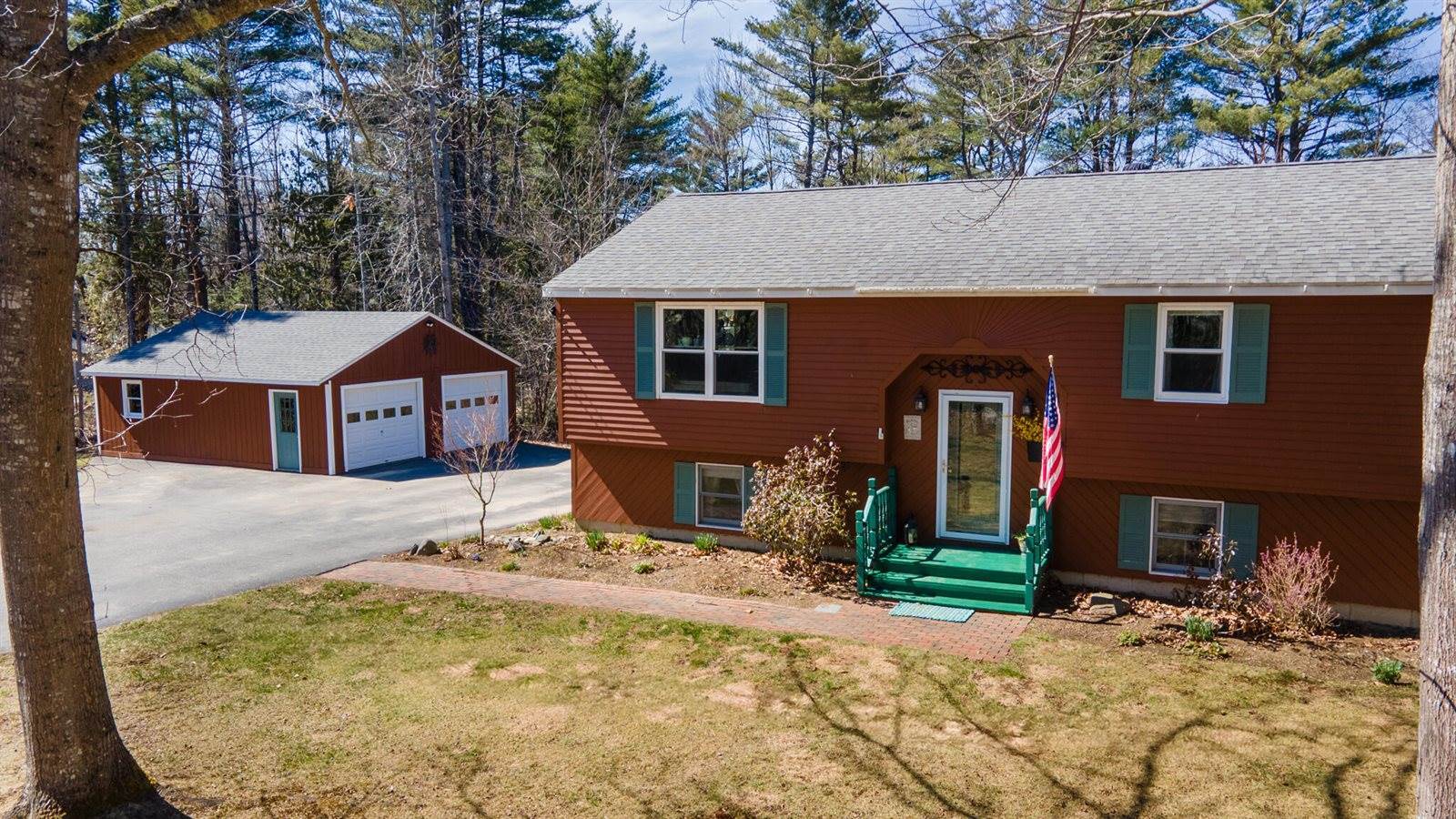 41 Leavitt Lane, Glenburn, ME 04401