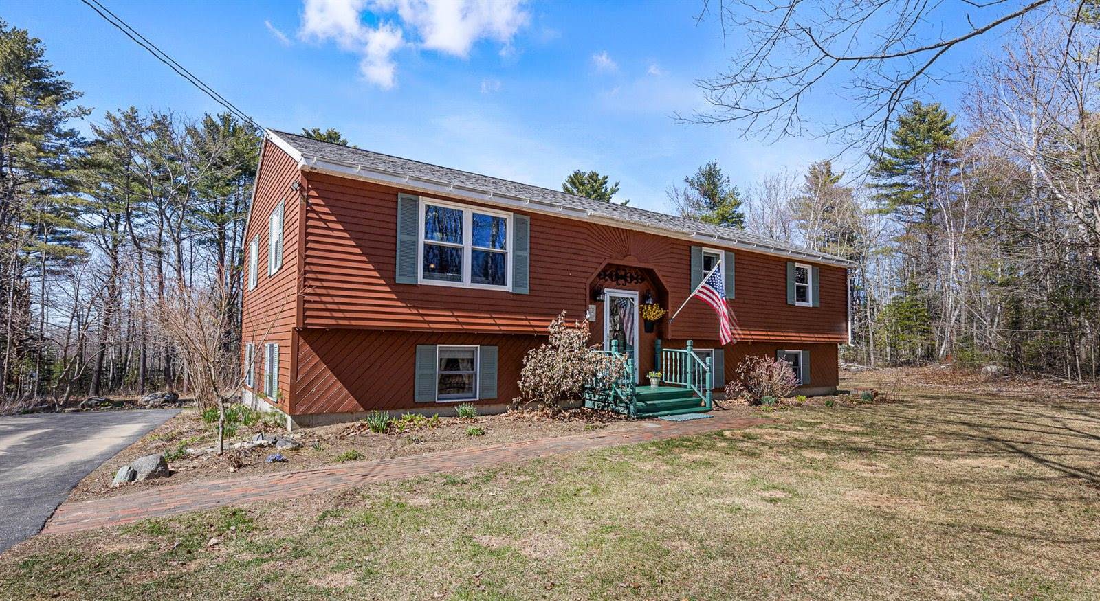 41 Leavitt Lane, Glenburn, ME 04401