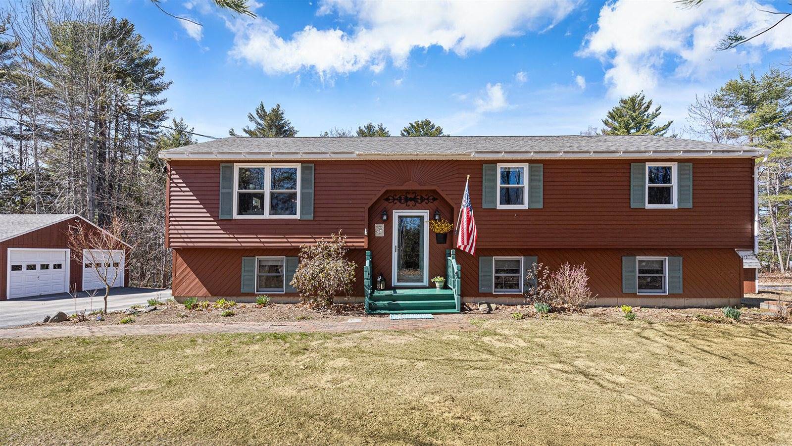 41 Leavitt Lane, Glenburn, ME 04401