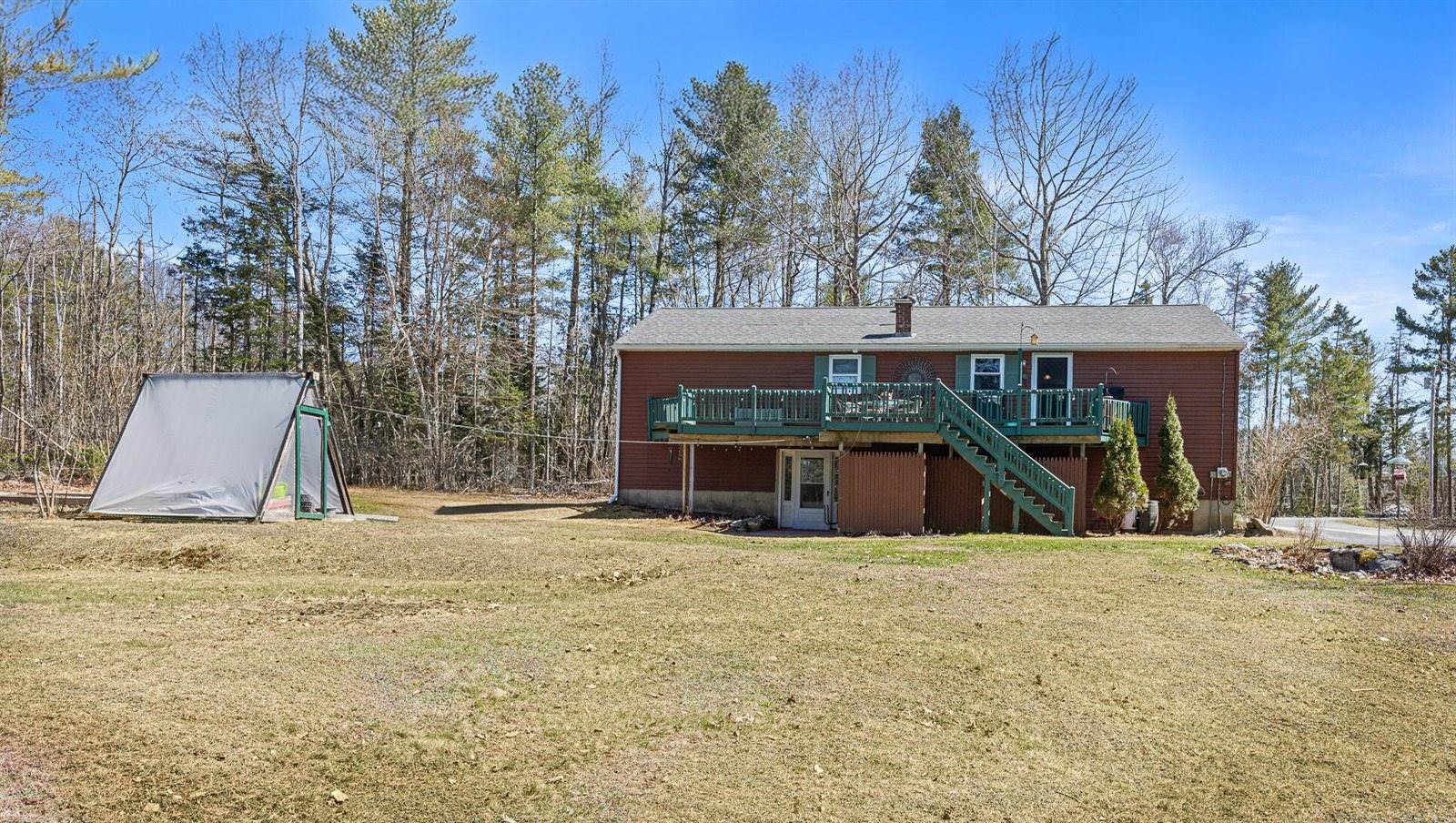 41 Leavitt Lane, Glenburn, ME 04401