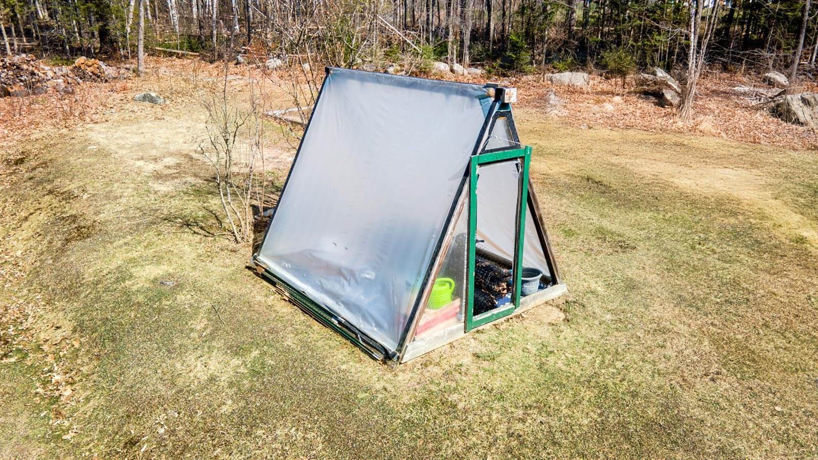 41 Leavitt Lane, Glenburn, ME 04401