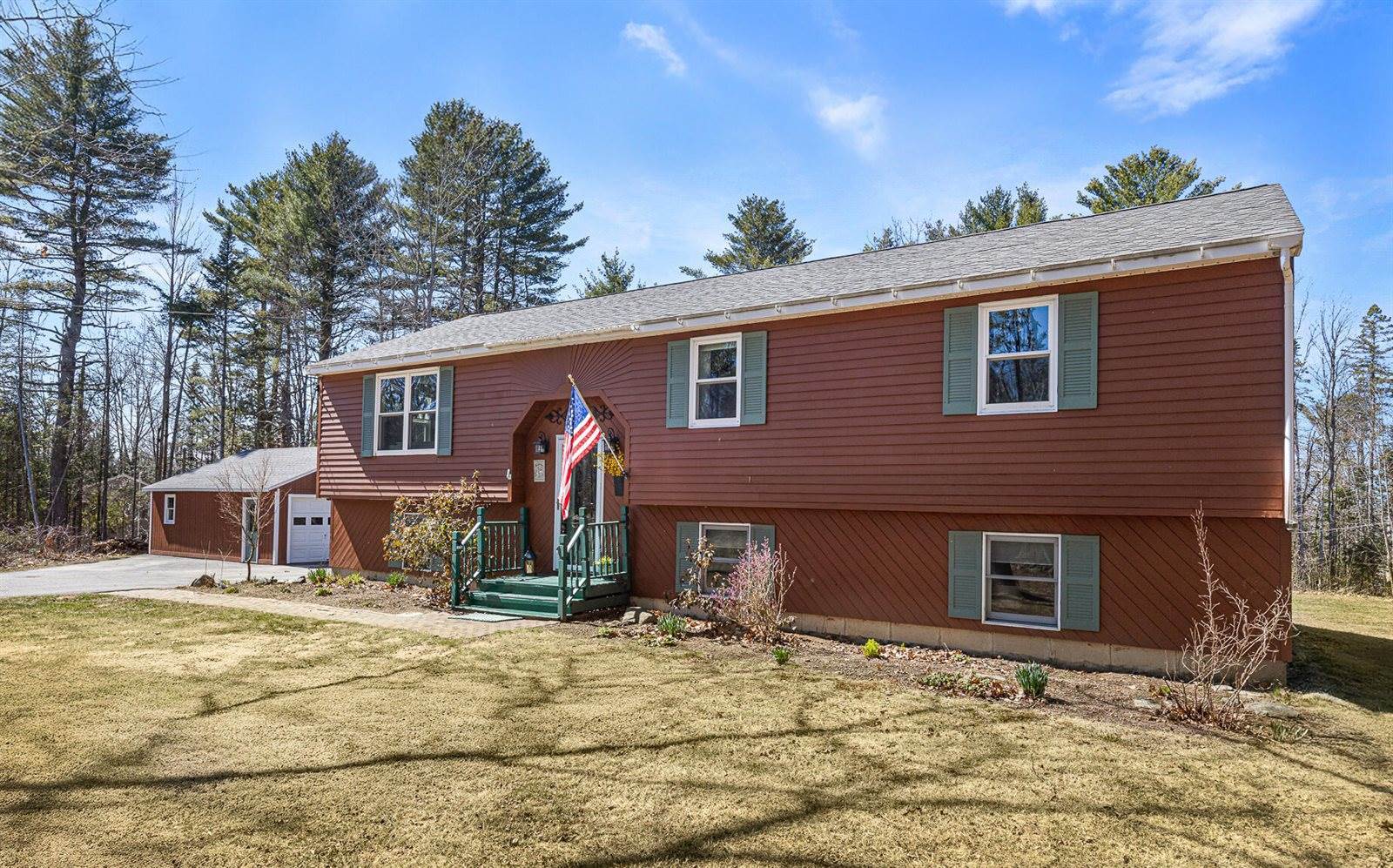 41 Leavitt Lane, Glenburn, ME 04401