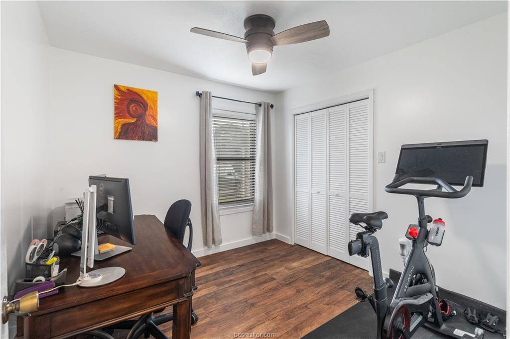 4008 Woodbriar Drive, Bryan, TX 77802