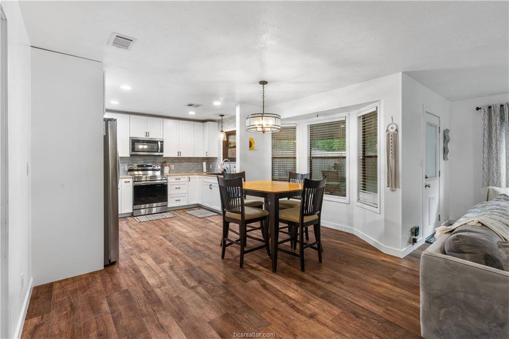 4008 Woodbriar Drive, Bryan, TX 77802