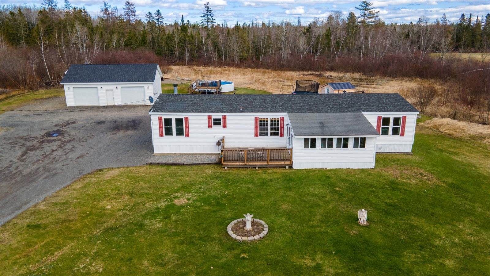 42 Tate Road, Corinth, ME 04427