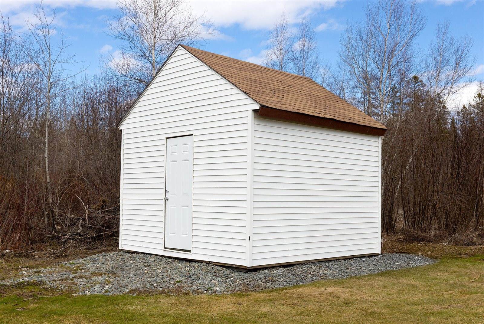 42 Tate Road, Corinth, ME 04427