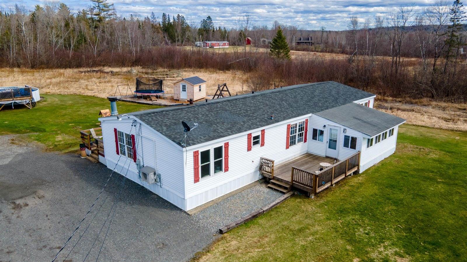 42 Tate Road, Corinth, ME 04427