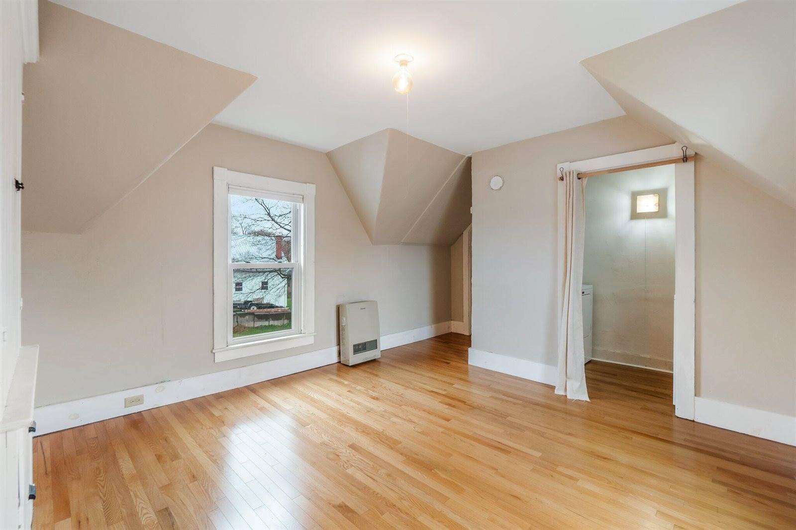 32 Webster Avenue, Bangor, ME 04401