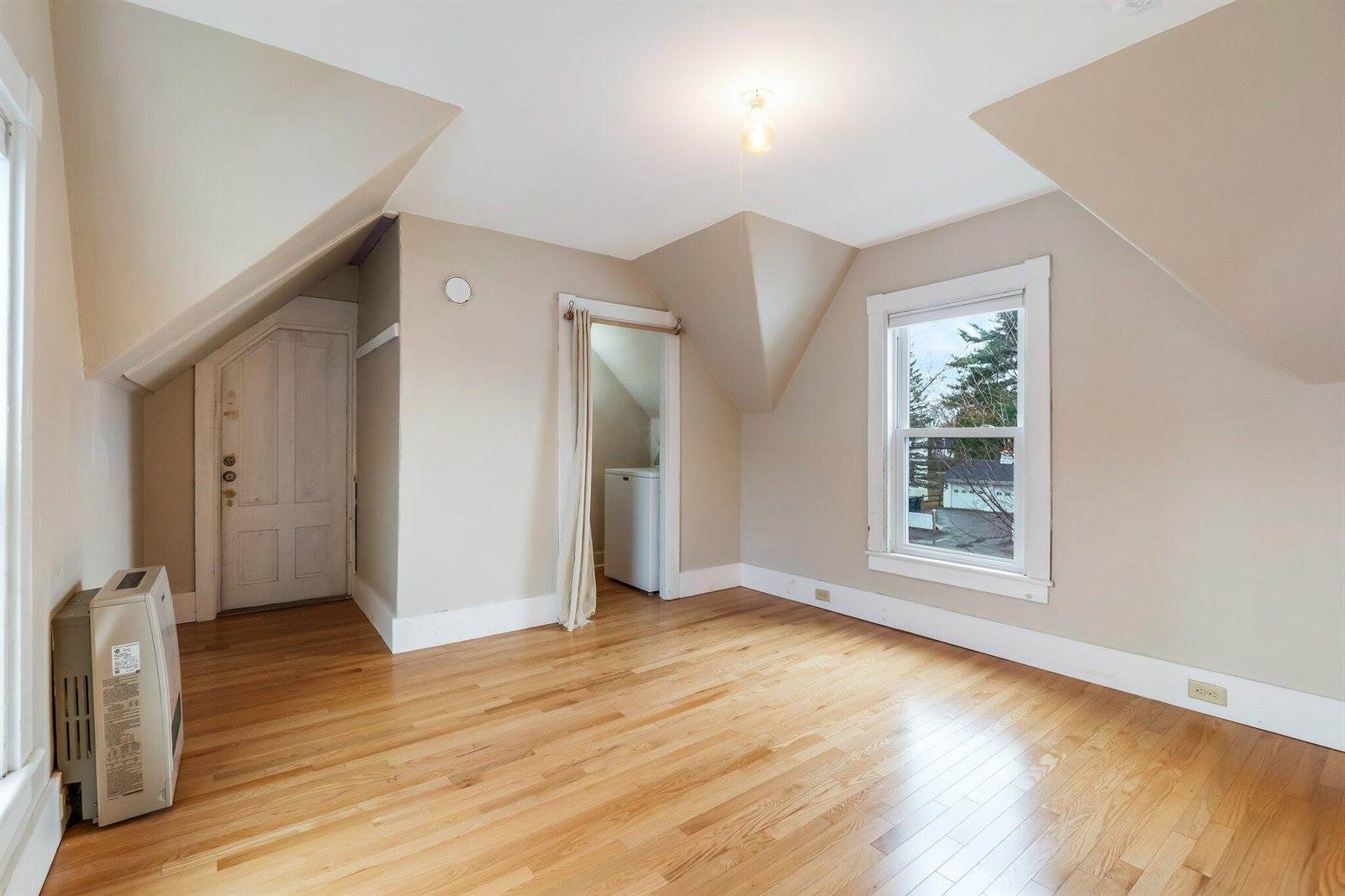 32 Webster Avenue, Bangor, ME 04401