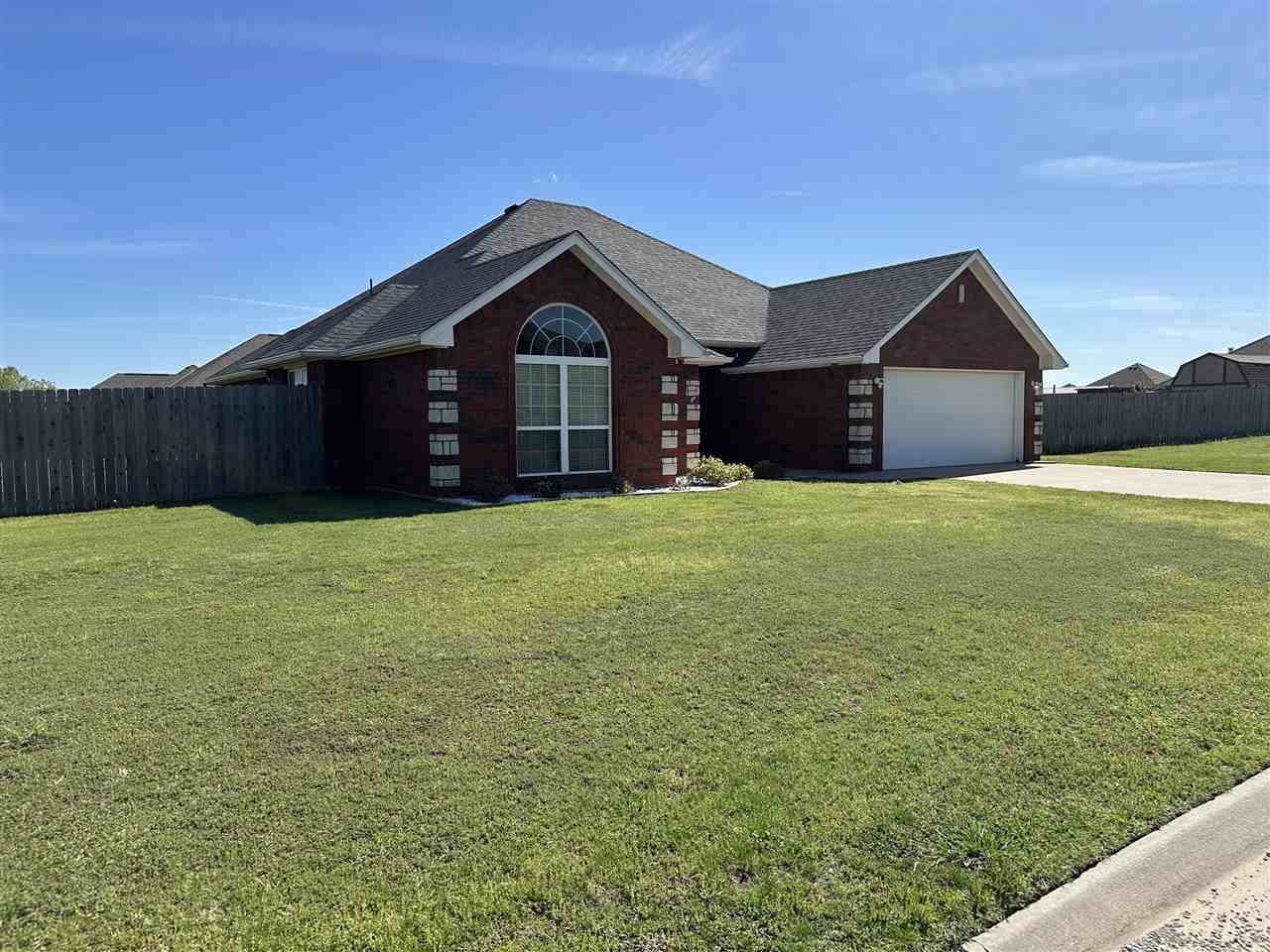 1204 Brandi Dr, Elgin, OK 73538
