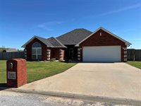 1204 Brandi Dr, Elgin, OK 73538