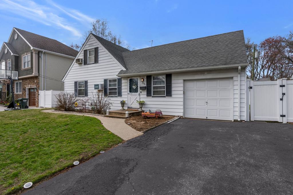 336 West Lane, Clark Township, NJ 07066