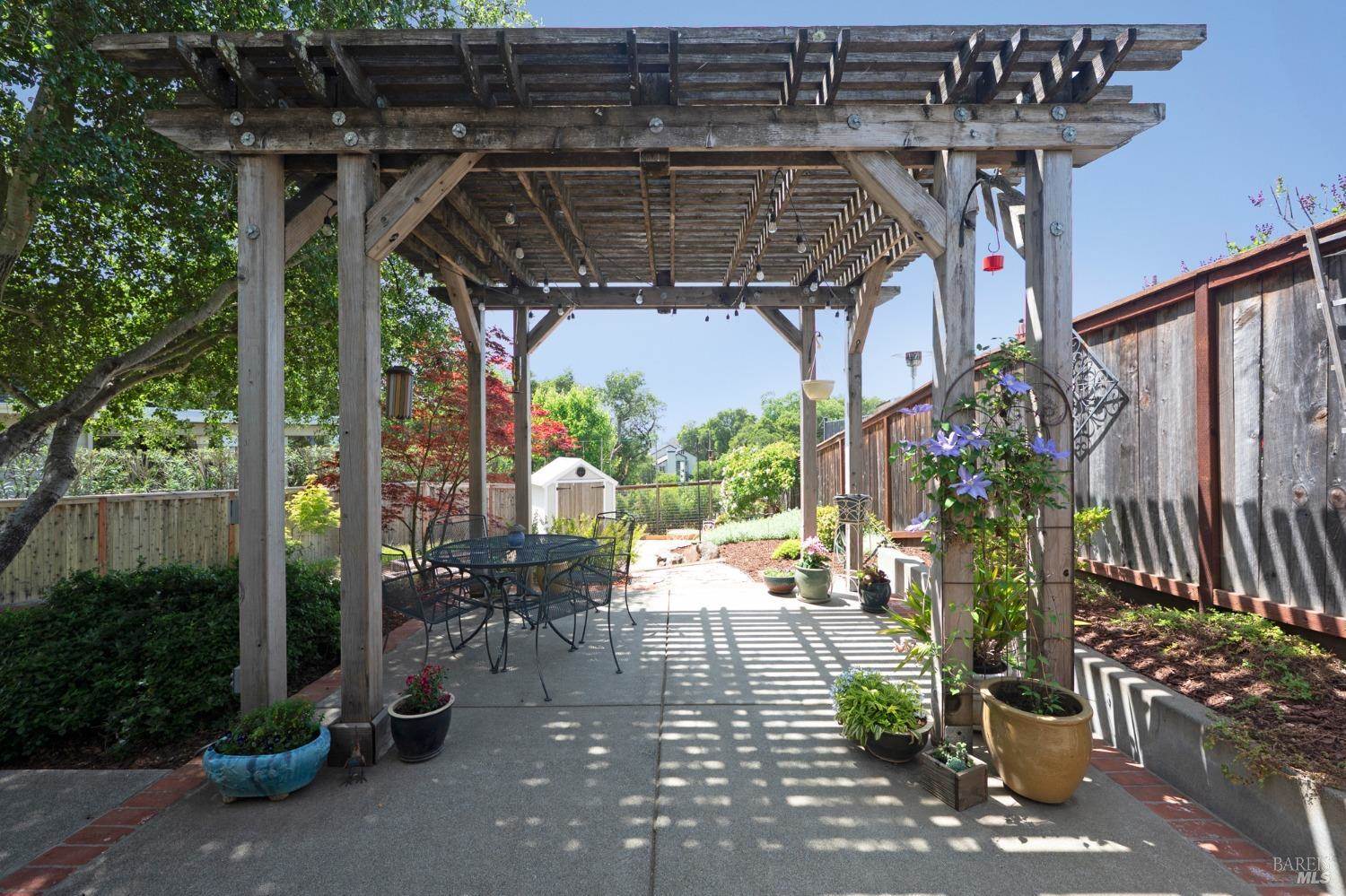 3559 Alturia Heights, Santa Rosa, CA 95403