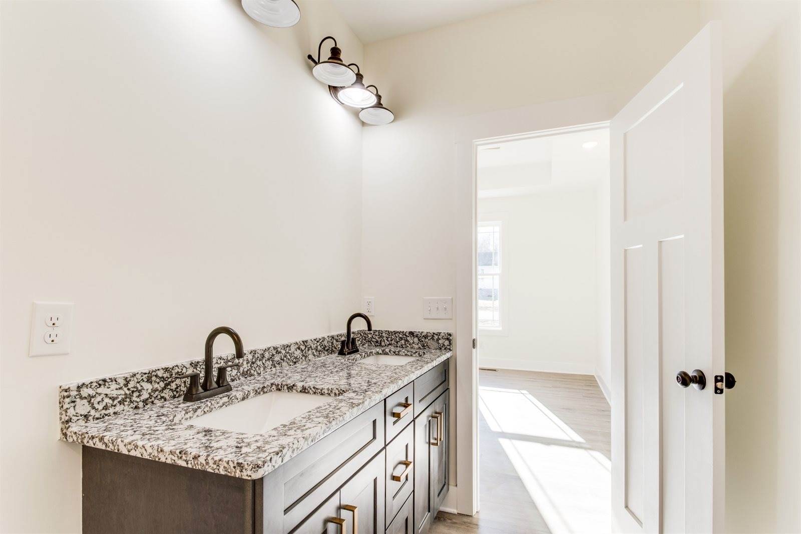 424 Willow Way, McMinnville, TN 37110