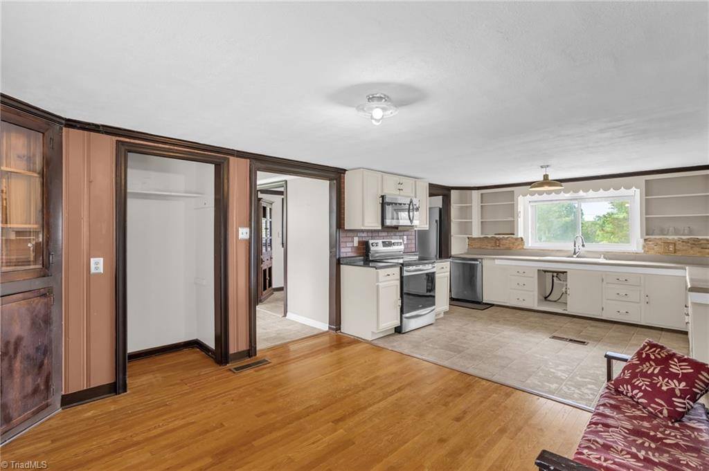 7861 Grapevine Road, Lewisville, NC 27023