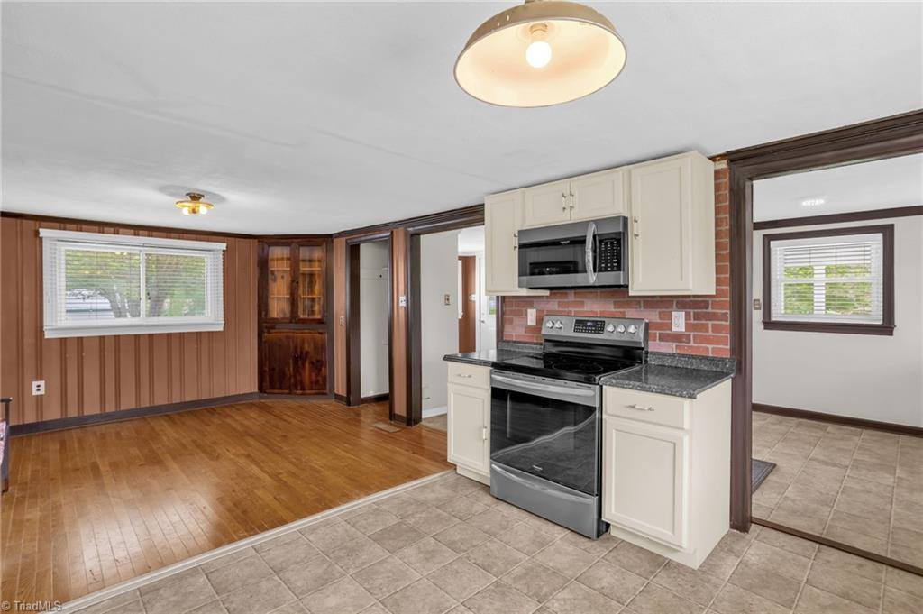 7861 Grapevine Road, Lewisville, NC 27023