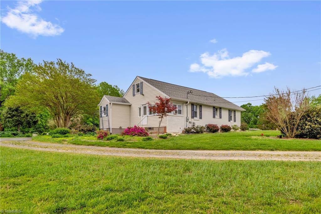 7861 Grapevine Road, Lewisville, NC 27023