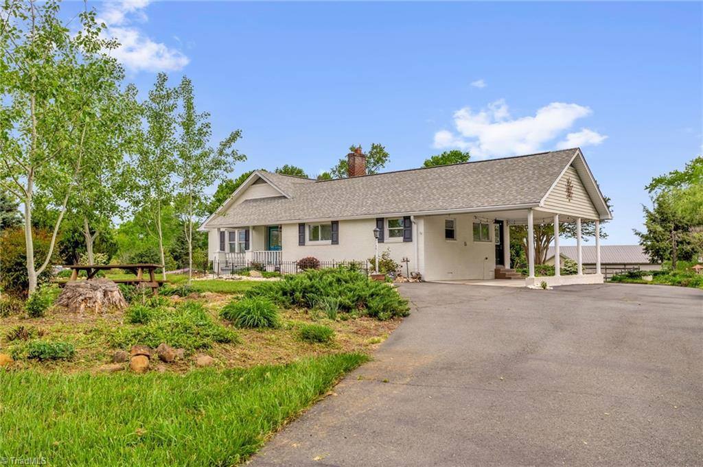 7861 Grapevine Road, Lewisville, NC 27023