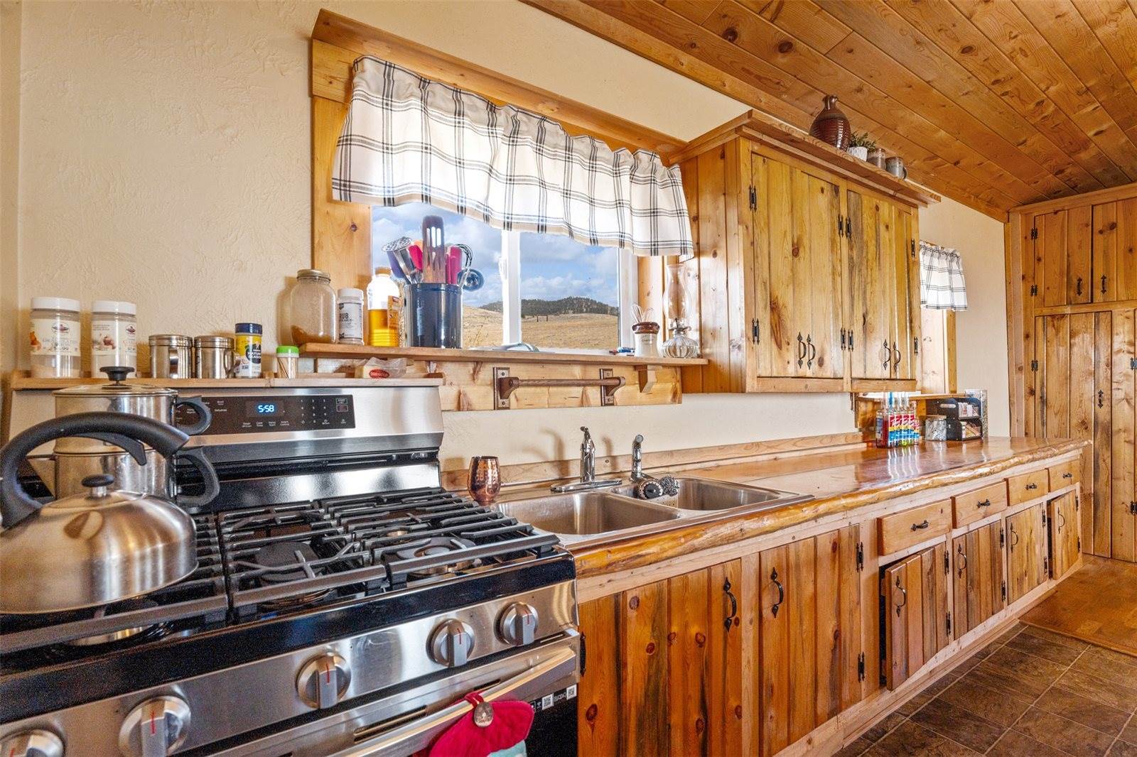 1300 Blue Sage Trail, Corvallis, MT 59828