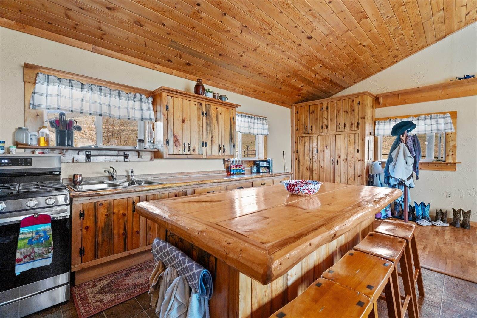 1300 Blue Sage Trail, Corvallis, MT 59828