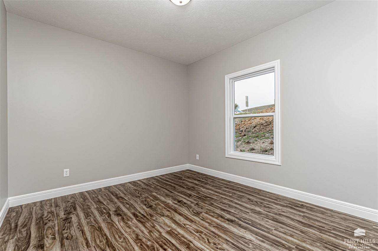 1702 Kenneth Drive, Junction City, KS 66441