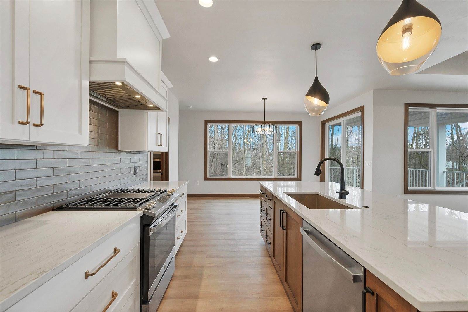 419 Hidden Creek Trail, Green Bay, WI 54303