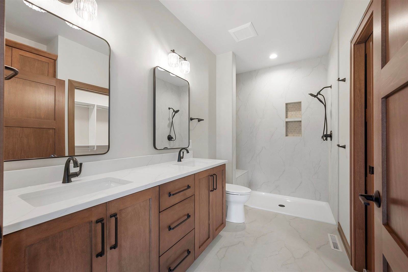 419 Hidden Creek Trail, Green Bay, WI 54303