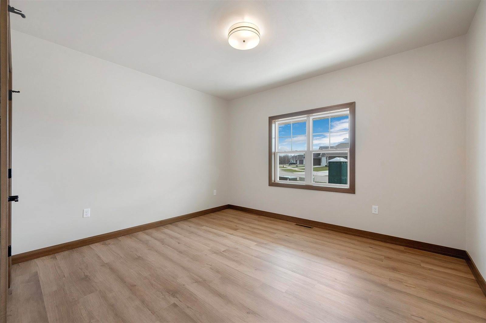 419 Hidden Creek Trail, Green Bay, WI 54303