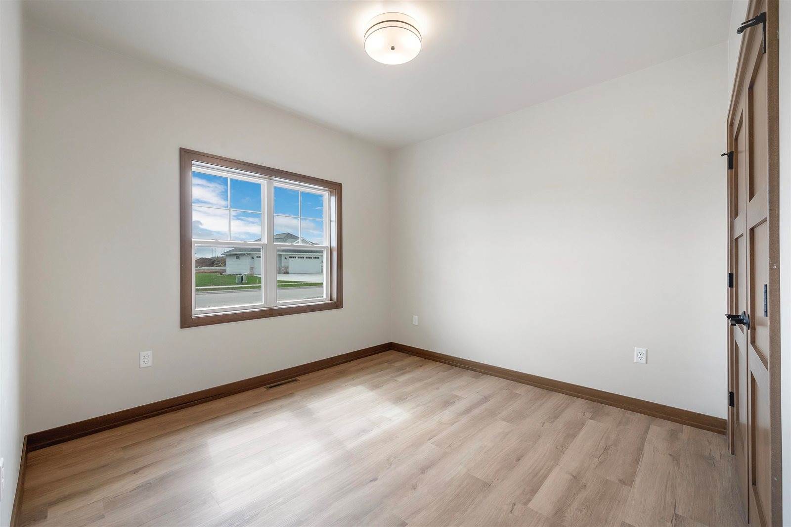 419 Hidden Creek Trail, Green Bay, WI 54303