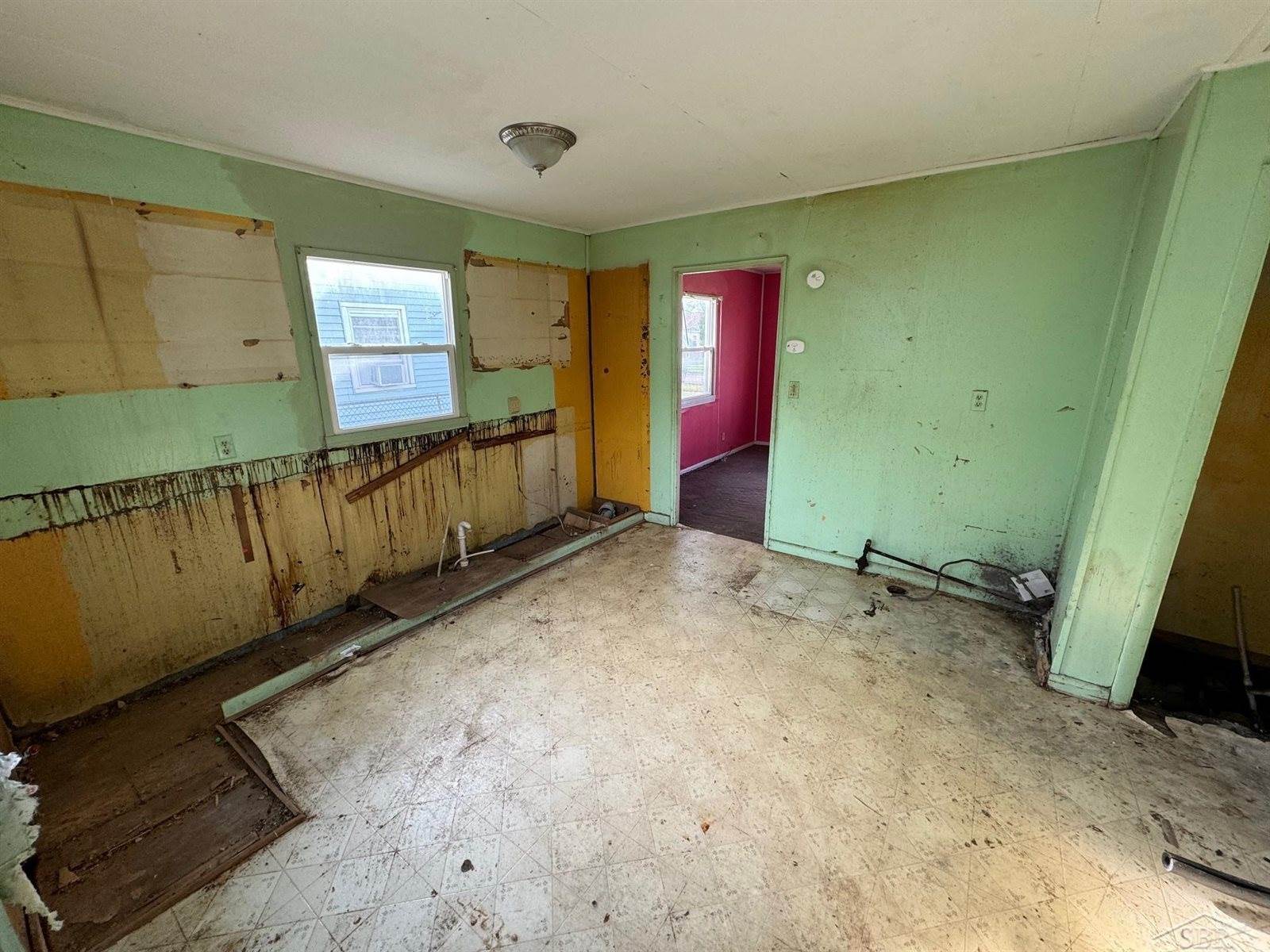 2415 Ledyard Street, Saginaw, MI 48601