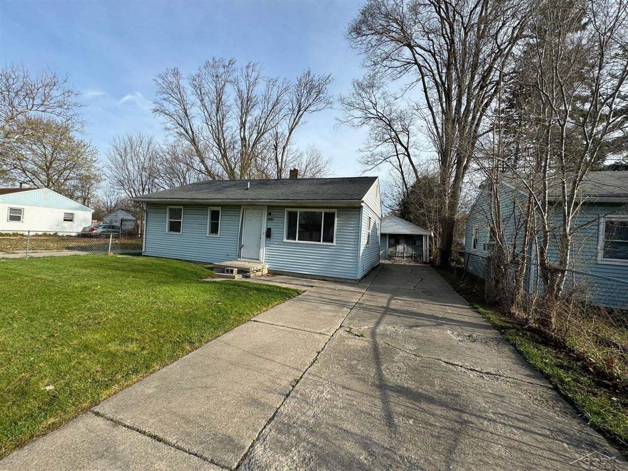 2415 Ledyard Street, Saginaw, MI 48601