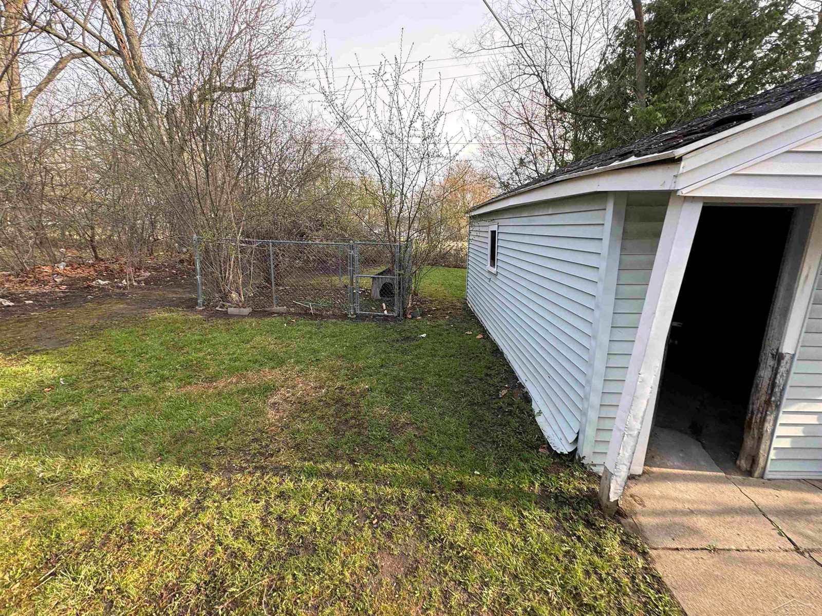 2415 Ledyard Street, Saginaw, MI 48601