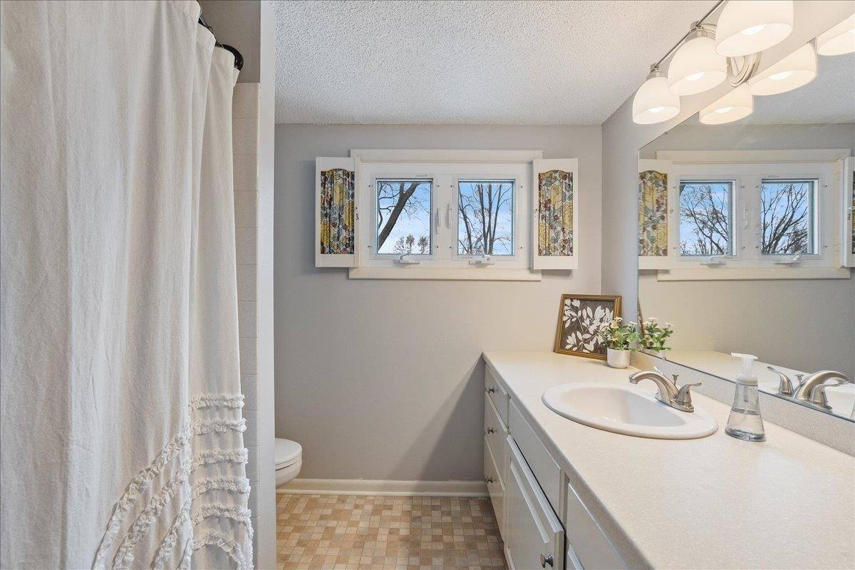 1005 W 5th Street, Marshfield, WI 54449