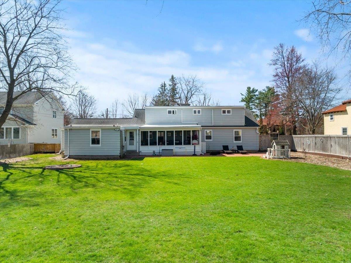 1005 W 5th Street, Marshfield, WI 54449