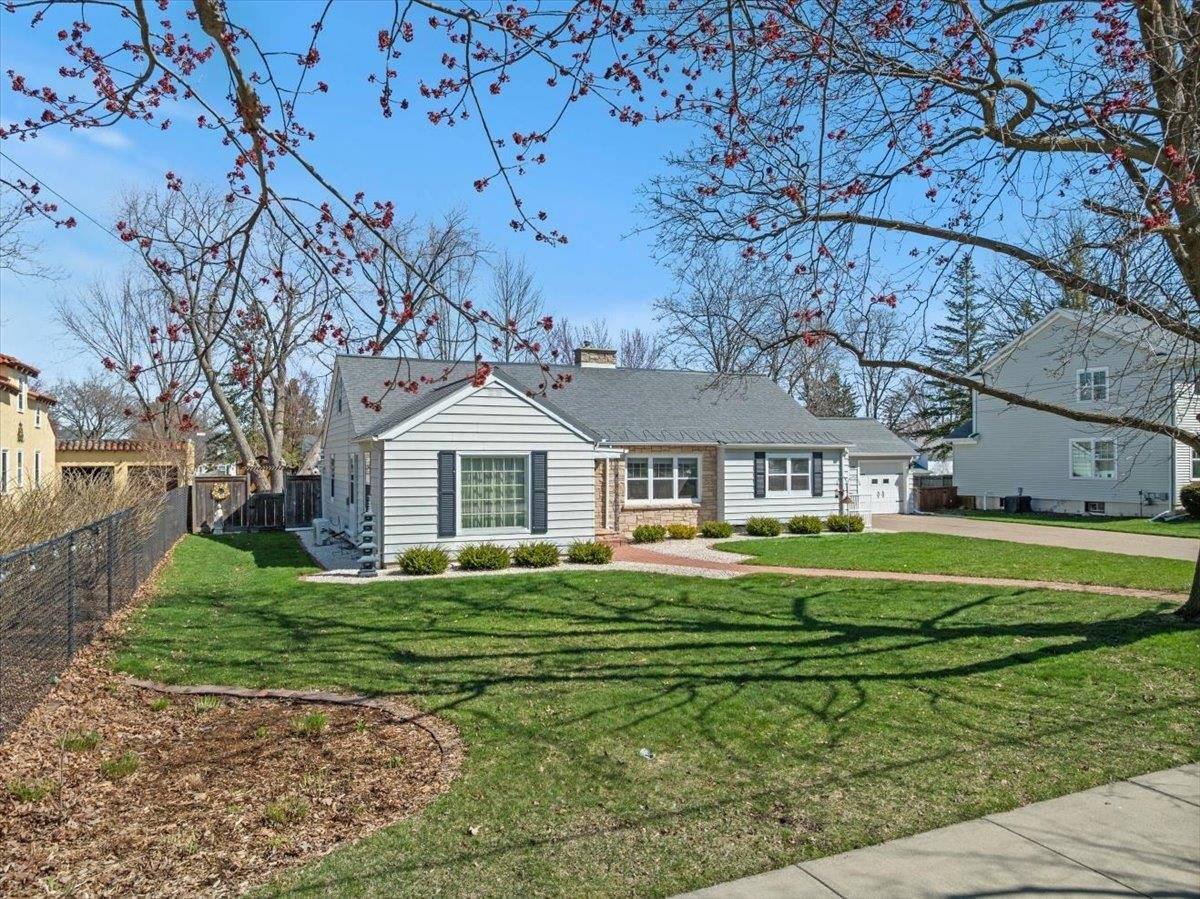 1005 W 5th Street, Marshfield, WI 54449