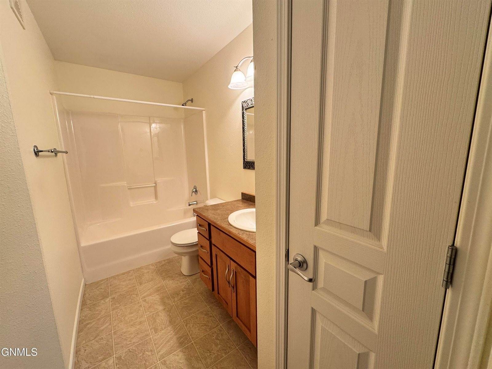 4521 Sundancer Loop SE, Mandan, ND 58554