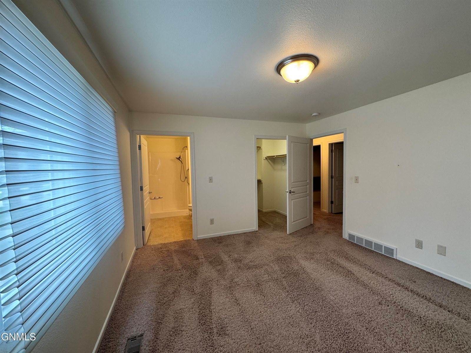 4521 Sundancer Loop SE, Mandan, ND 58554