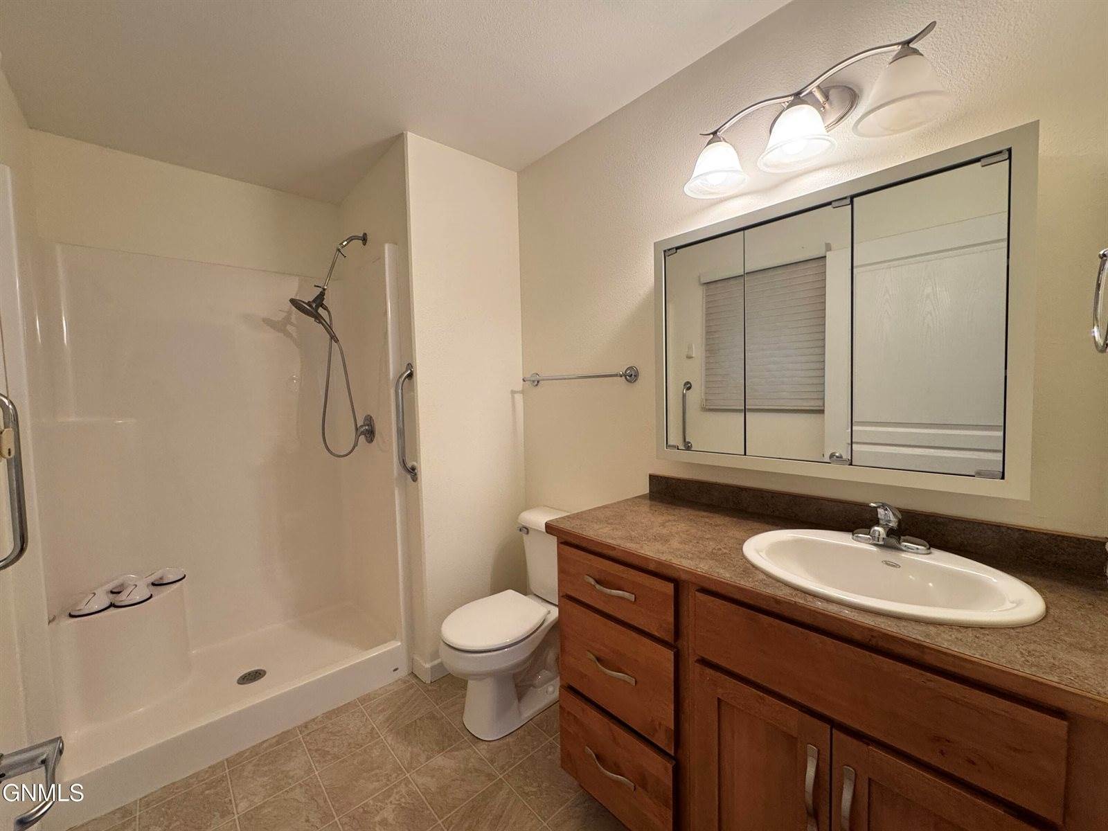 4521 Sundancer Loop SE, Mandan, ND 58554