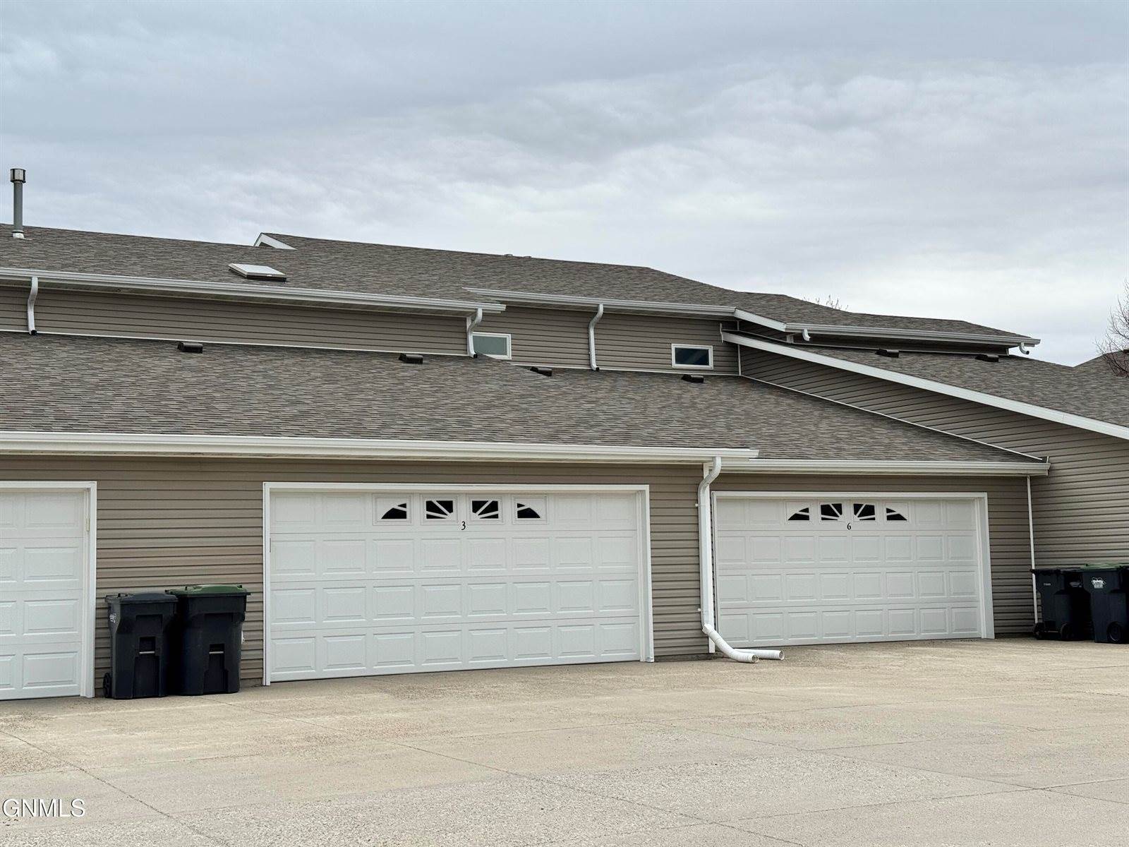 4521 Sundancer Loop SE, Mandan, ND 58554