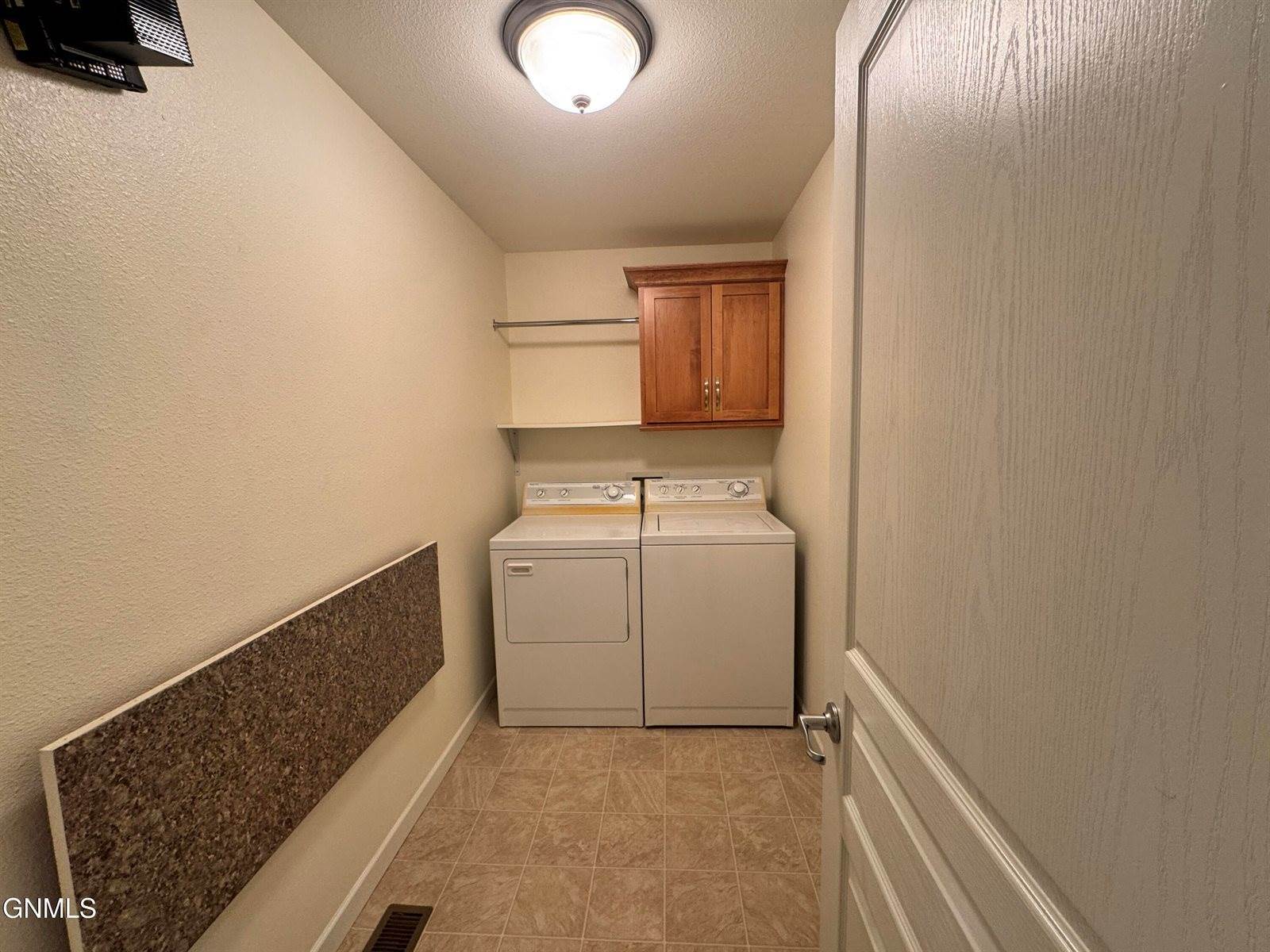 4521 Sundancer Loop SE, Mandan, ND 58554