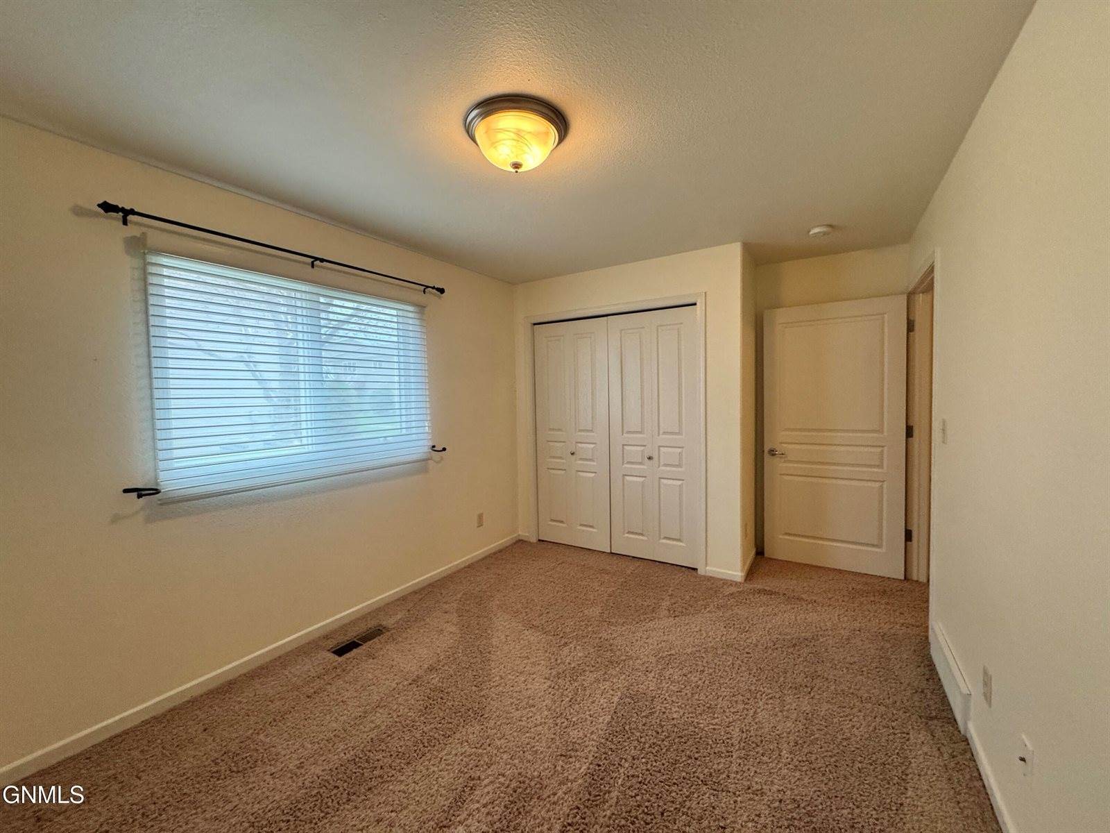 4521 Sundancer Loop SE, Mandan, ND 58554