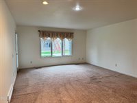 4521 Sundancer Loop SE, Mandan, ND 58554
