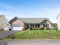 77 Azera Drive, Inwood, WV 25428