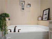 77 Azera Drive, Inwood, WV 25428